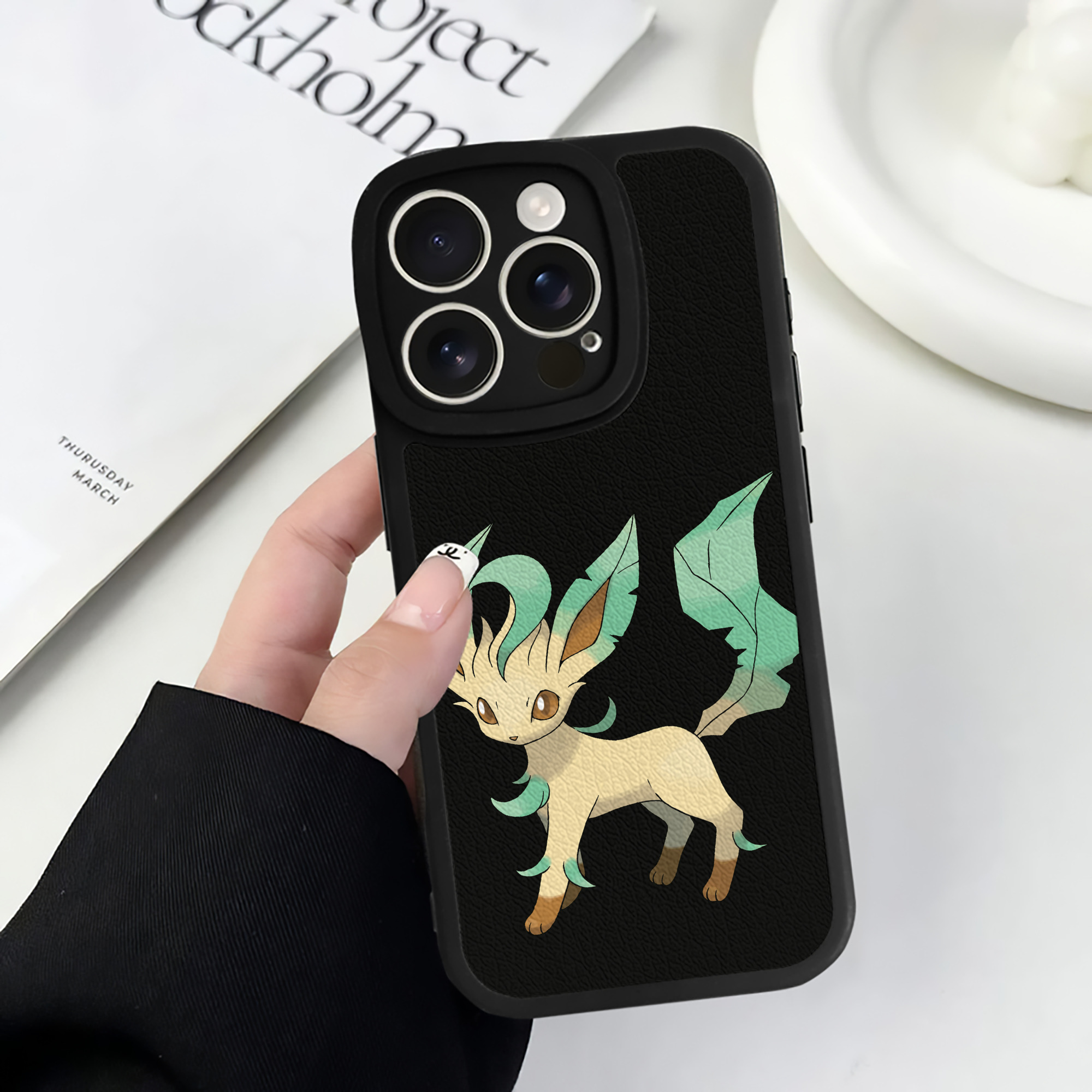 （画像用） ポケットモンスター Pokémon 【iPhone 16シリーズ対応】シリコンスマホケース（レザー調） 材質：シリコン